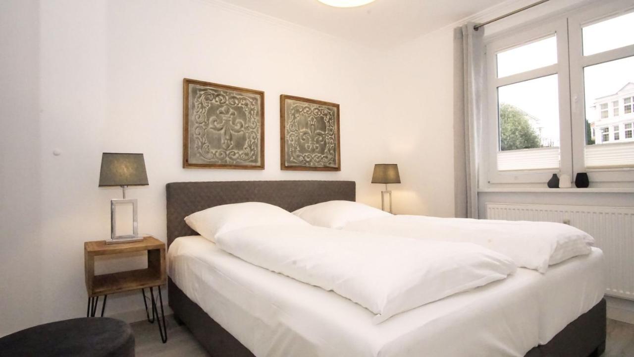 Terrasse, Gratis Nutzung Vom Ahoi Erlebnisbad Und Sauna In Sellin - Meeresblick 77 Apartment Goehren (Ruegen)