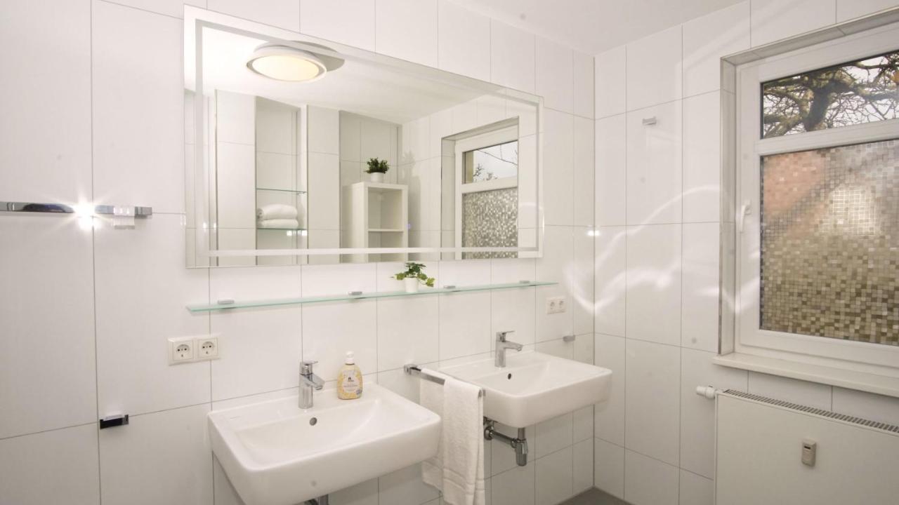 Terrasse, Gratis Nutzung Vom Ahoi Erlebnisbad Und Sauna In Sellin - Meeresblick 77 Apartment *